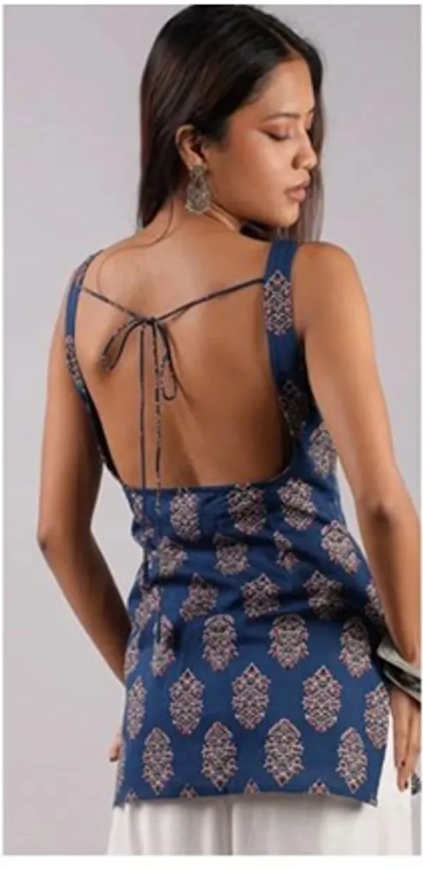 Blue_Cotton_Cambric_Sleeveless_Straight_Kurti_For_Women