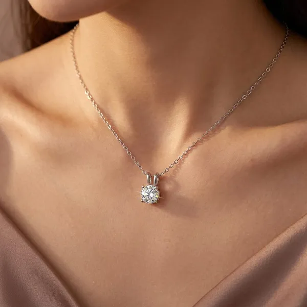 Silver-Tone_Solitaire_Pendant_Necklace_for_Women