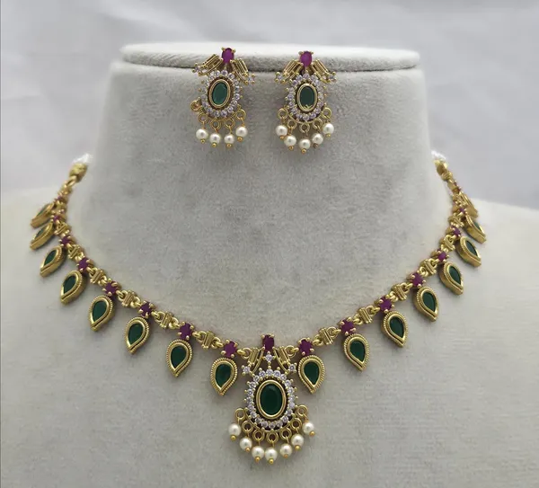 Gold_Tone_Green_Stone_Necklace_Set_for_Women