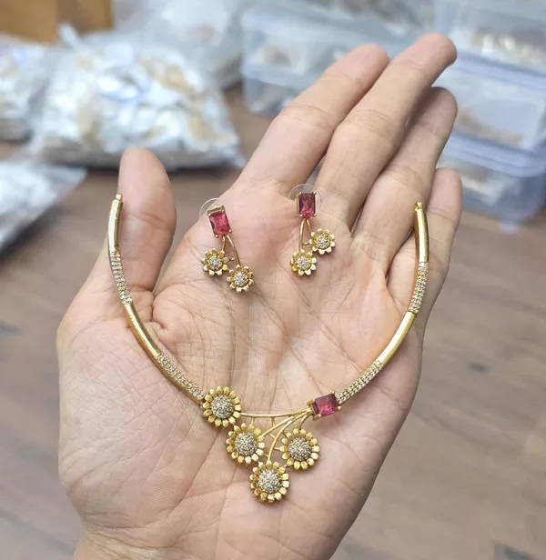 Gold_Tone_Floral_Necklace_And_Earrings_Set_for_Women