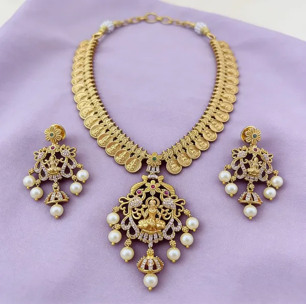 Gold_Tone_Temple_Jewellery_Set_for_Women