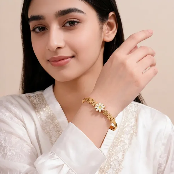 Gold_Stainless_Steel_Bracelet_For_Women