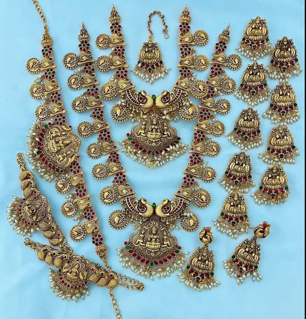 Gold_Tone_Temple_Jewellery_Necklace_Set_for_Women