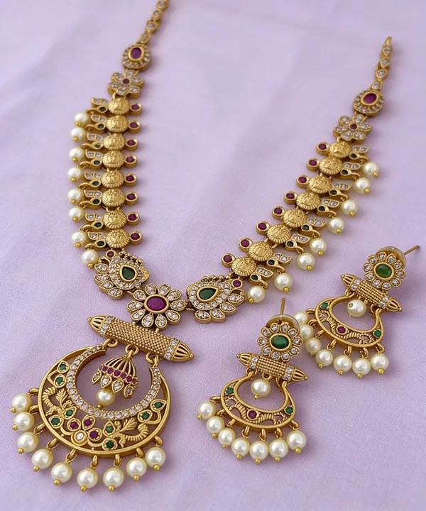 Gold_Tone_Pearl_And_Stone_Necklace_Set