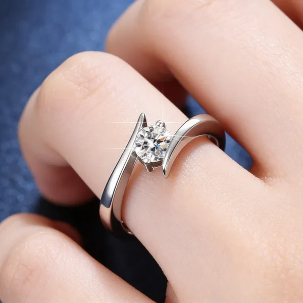 Silver-Tone_Solitaire_Ring_for_Women