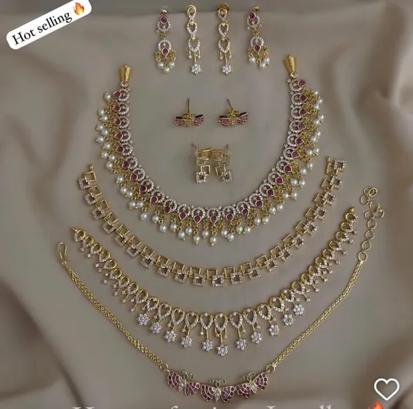 Gold_Tone_Traditional_Layered_Necklace_Set_for_Women