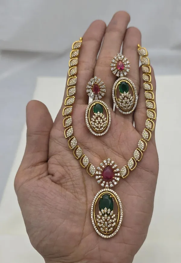 Gold_Tone_Emerald_Stone_Necklace_Set_for_Women