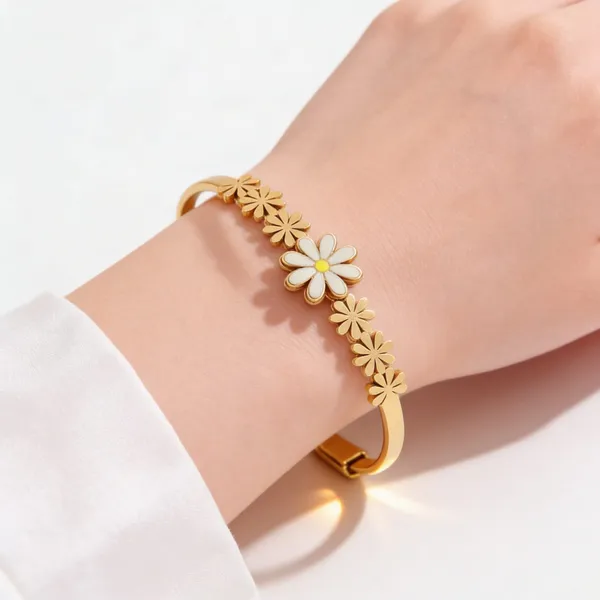 Gold_Tone_Floral_Bracelet_for_Women