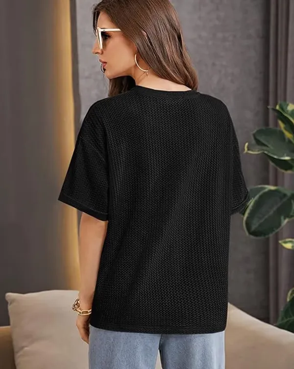 Black_Polyester_T-Shirt_For_Women