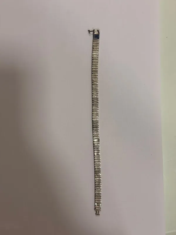 Silver-Tone_Linked_Metal_Bracelet_for_Everyday_Wear