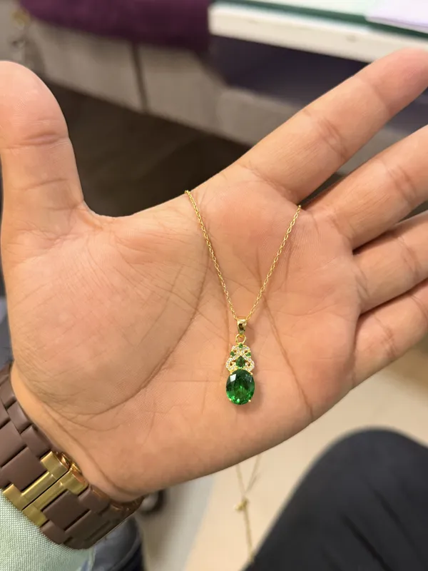 Gold_Tone_Green_Pendant_Necklace_for_Women