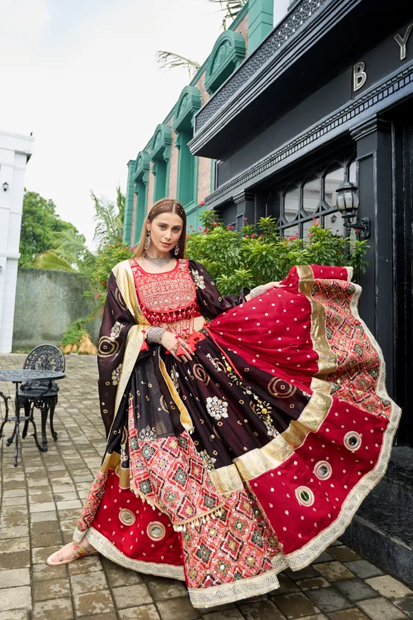 Black_Embroidered_Lehenga_Choli_Set_for_Women