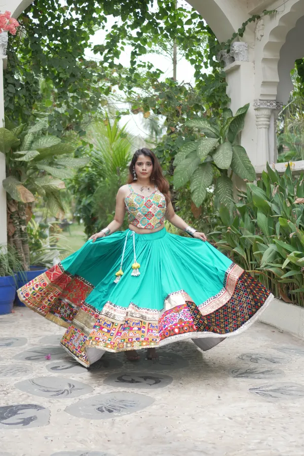 Turquoise_Cotton_Printed_Flared_Chaniya_Choli_For_Women