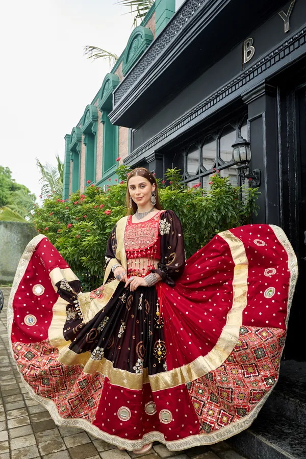Black_Embroidered_Lehenga_Choli_Set_for_Women