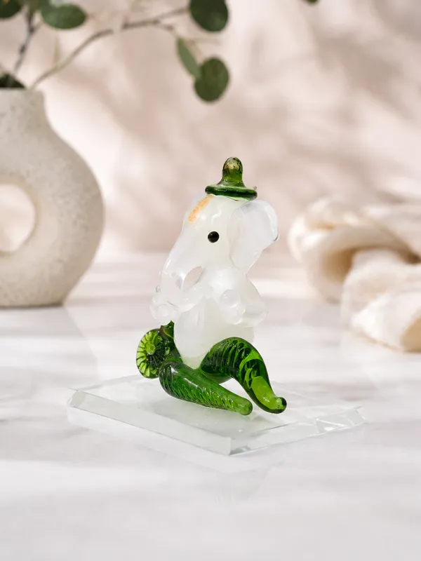Glass_Elephant_Decorative_Figurine_opel_ganesha