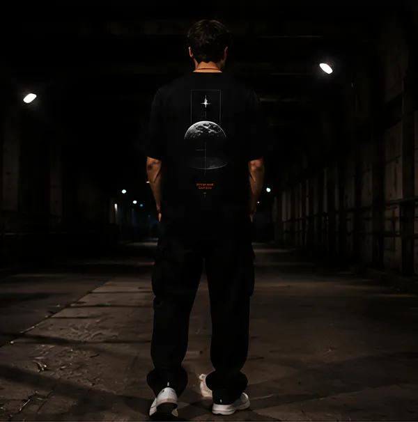 Black_Organic_Cotton_Oversized_Streetwear_Graphic_T-Shirt_For_Men