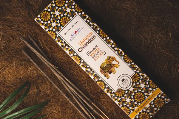 Rajwadi_Chandan_Premium_Masala_Incense_Sticks_50_Grams_Box