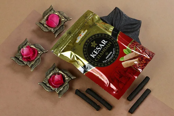 Kesar_Chandan_Gila_Dhoop_Zipper_20_Sticks