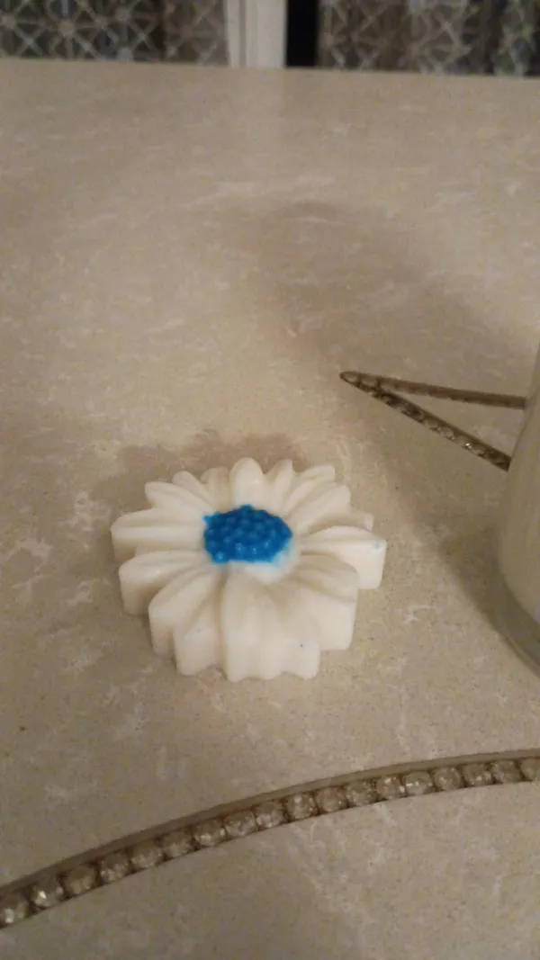 daisy_flower_candle_white_colour