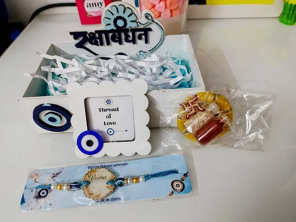 evil_eye_theme_bhai_rakhi_combo