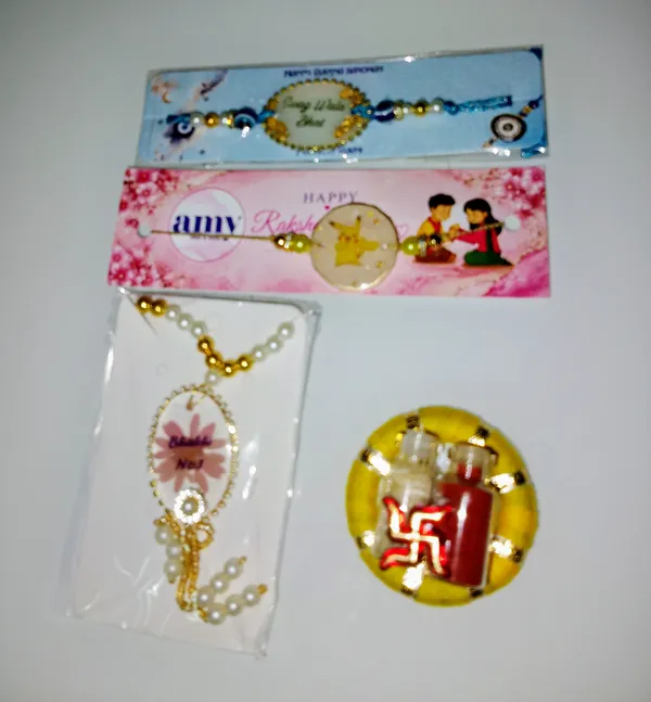 Multicolor_Beaded_Resin_Family_Combo_Rakhi_Set