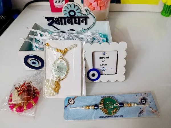 rakshabandan_evil_eye_family_hamper