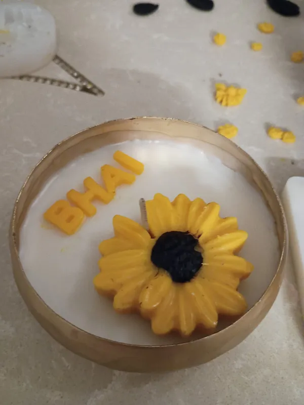 urli_sunflower_bhai_secented_candle_rakshabandan_special_collection
