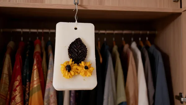 Multicolor_Soya_Wax_Sunflower_Scented_Hanging_Wax_Sachet