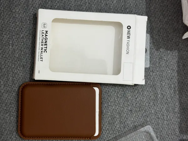 Brown_Leather_Magnetic_Wallet_for_Men