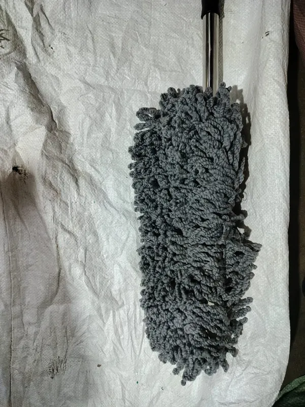 Microfiber_Car_Duster_Exterior_for_car_cleaning_with_Extendable_Handle