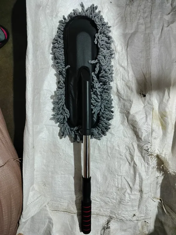 Microfiber_Car_Duster_Exterior_for_car_cleaning_with_Extendable_Handle