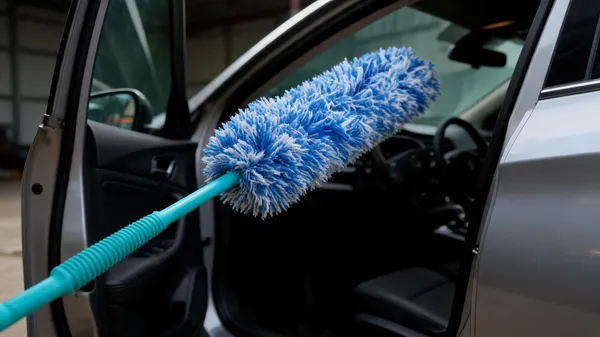Blue_Microfiber_Chenille_/_Polyester_Yarn,_Stainless_Steel_Internal_Rod,_Molded_Plastic_Handle_Home_&_Vehicle_Cleaning_/_Duster_For_Homeowners,_Car_Cleaners,_General_Maintenance