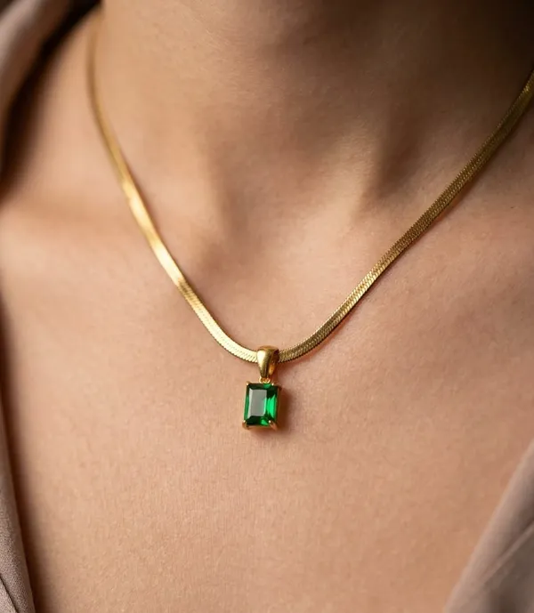 Gold_Tone_Green_Pendant_Necklace_for_Women