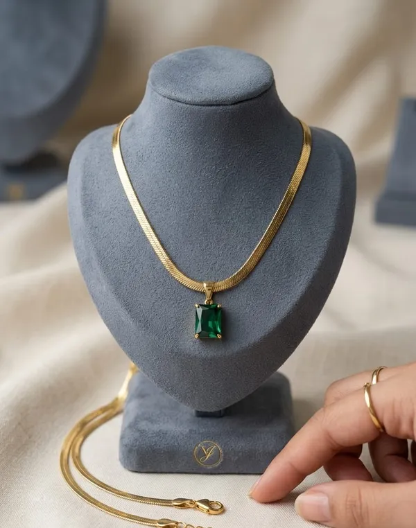 Gold_Tone_Green_Pendant_Necklace_for_Women