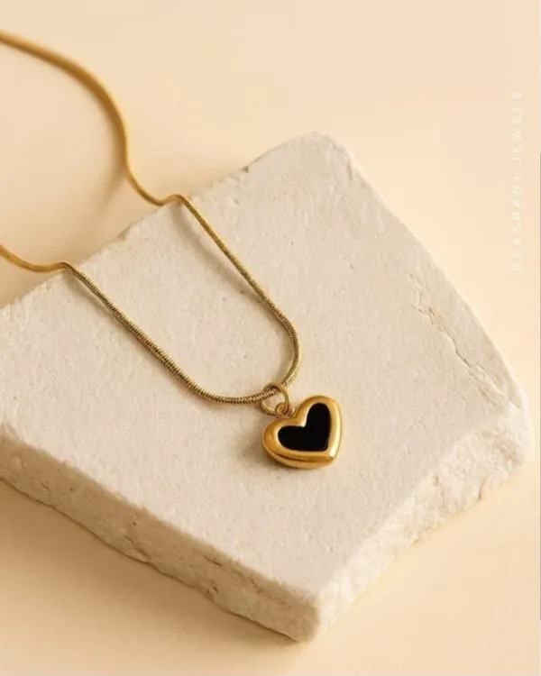 Gold_Tone_Heart_Pendant_Necklace_for_Women