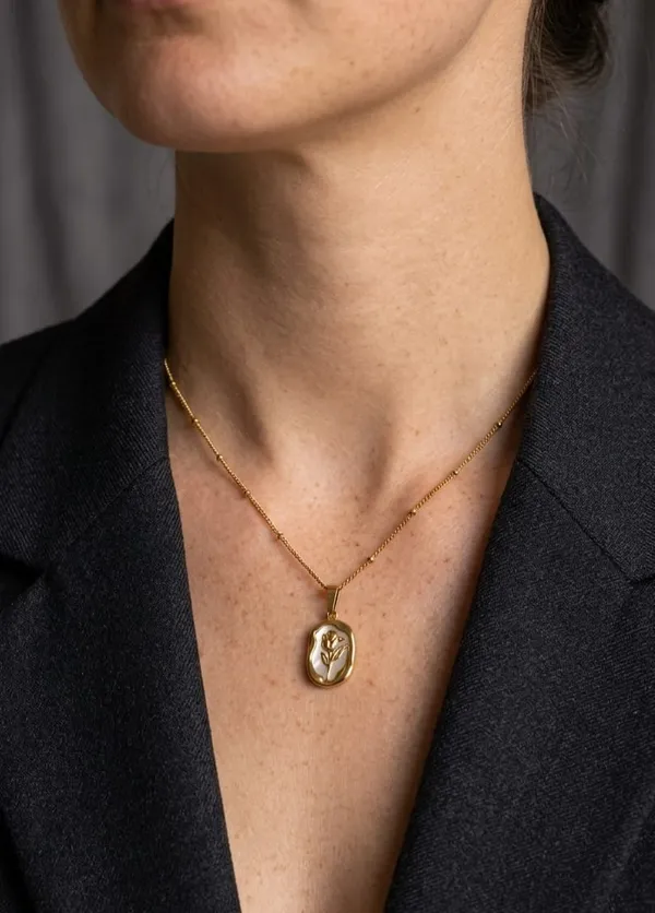 Gold_Tone_Floral_Pendant_Necklace_for_Women