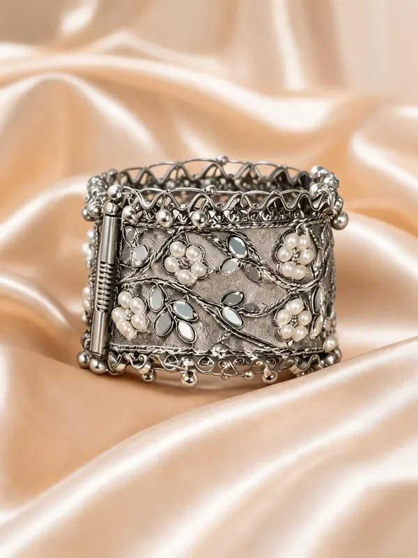 Silver_Brass_Floral_Pearl_Cuff_Bangle_For_Women