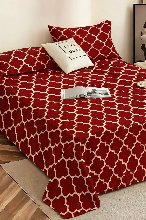 Red_Geometric_Print_Bedsheet_With_Matching_Pillow_Covers