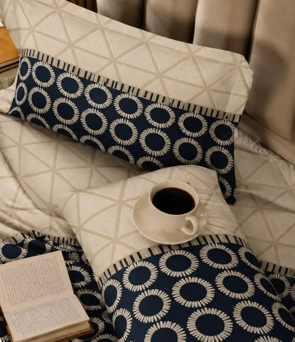 Geometric_Print_Navy_And_White_Flat_Bedsheet_Set