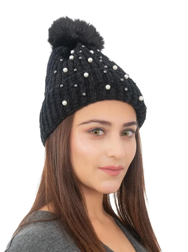 Wool_Knit_Beanie_With_Pom