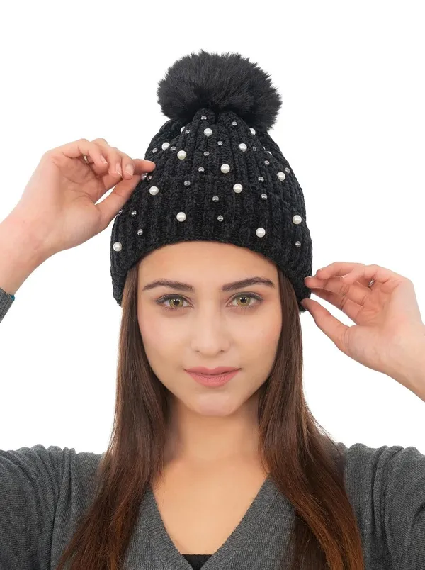 Wool_Knit_Beanie_With_Pom