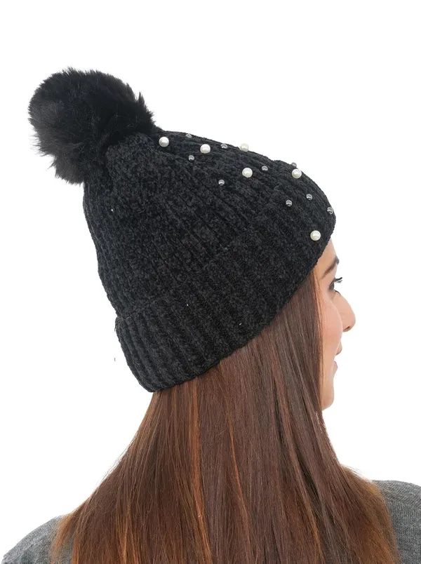Wool_Knit_Beanie_With_Pom