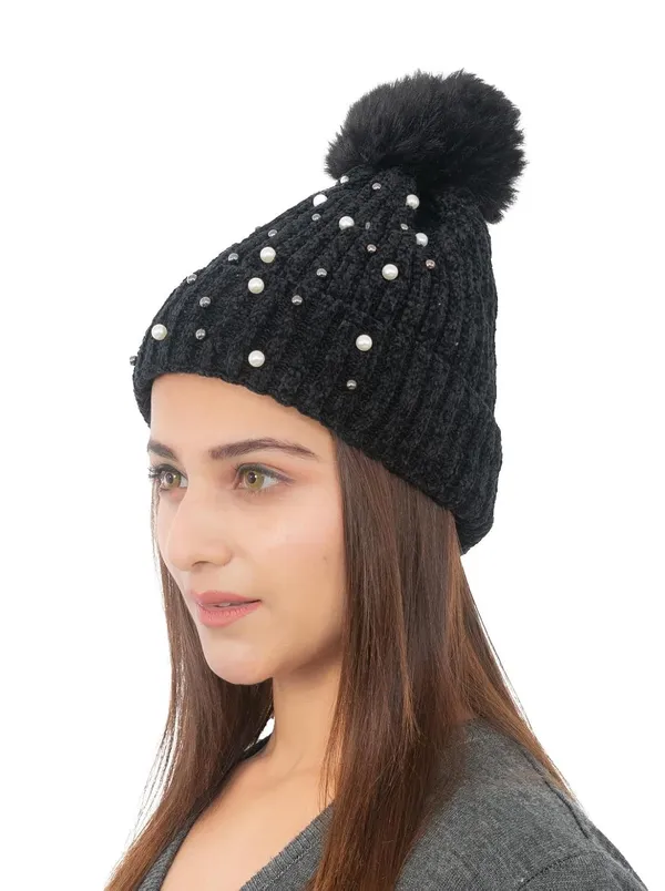 Wool_Knit_Beanie_With_Pom