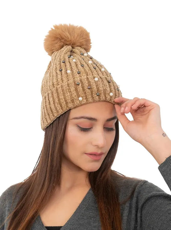 Wool_Knit_Beanie_With_Pom