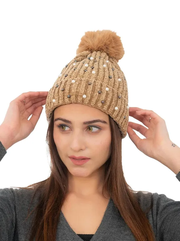 Wool_Knit_Beanie_With_Pom