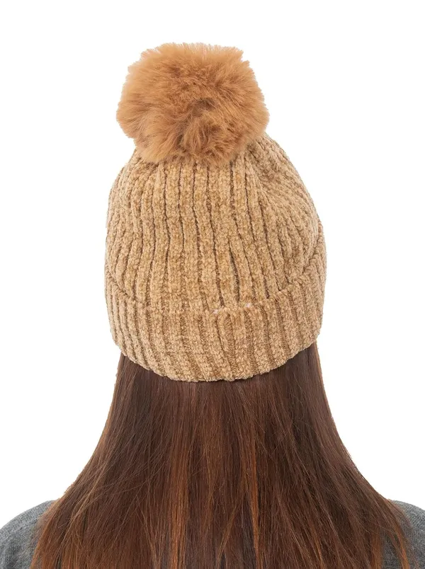 Wool_Knit_Beanie_With_Pom