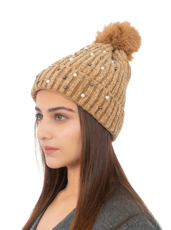 Wool_Knit_Beanie_With_Pom