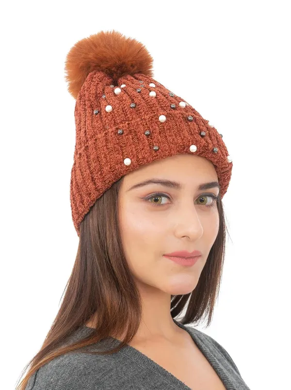 Wool_Knit_Beanie_With_Pom