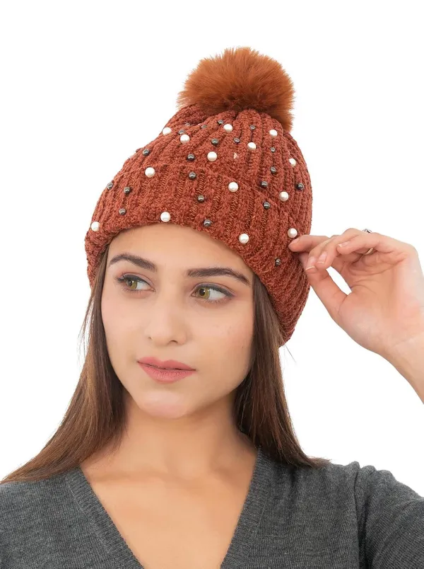 Wool_Knit_Beanie_With_Pom