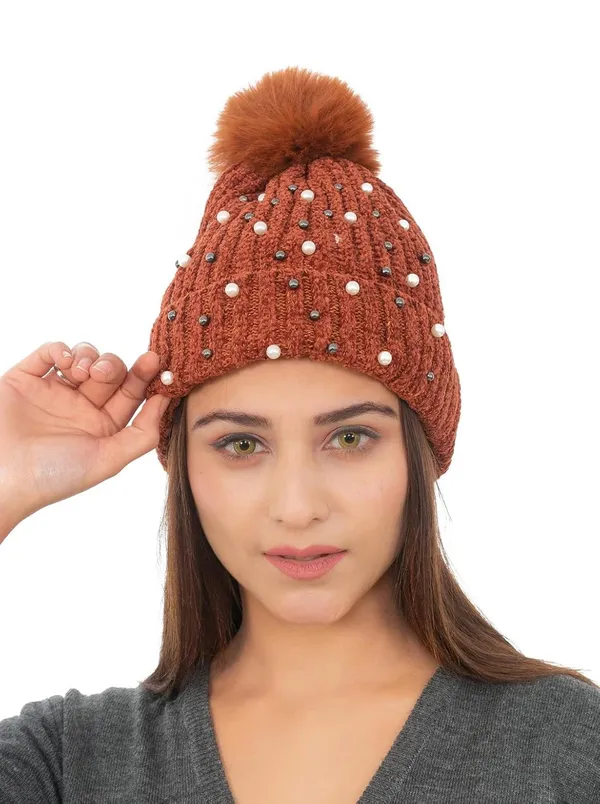 Wool_Knit_Beanie_With_Pom